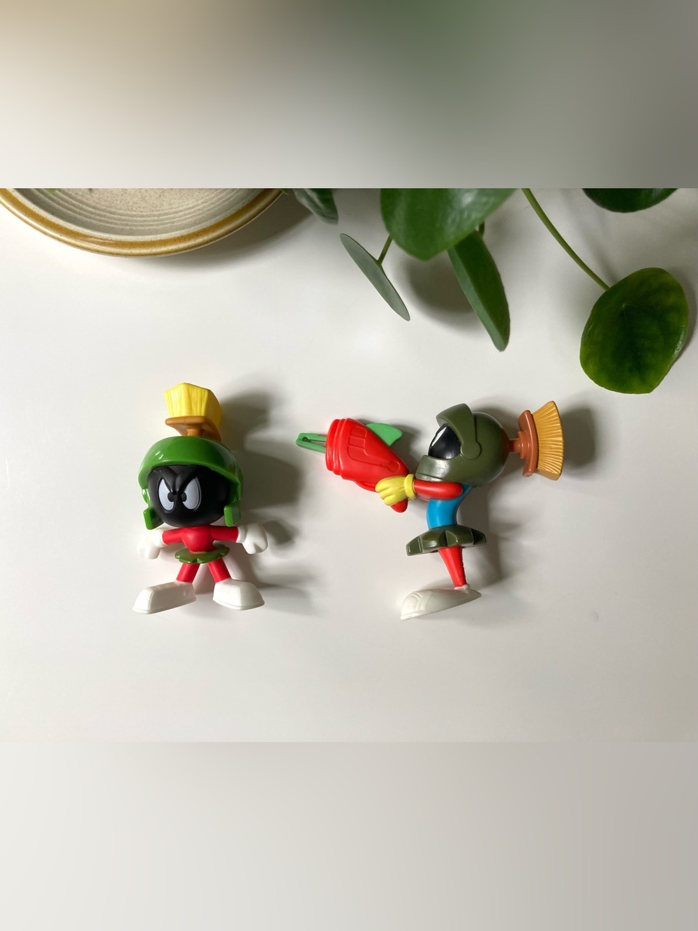 Vintage Y2K McDonald’s Toys Marvin the Martian Alien Set of 2 Figurines